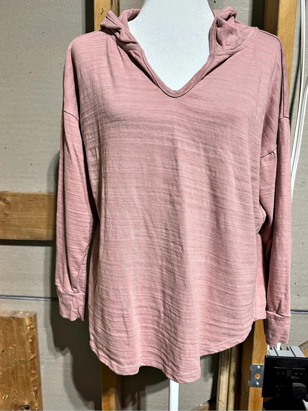 LOFT Women's Hoodie in Pink Size Medium